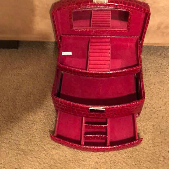 Vintage Jewelry/Music Box 3 Tier Drawers & Mirror Crocodile Pattern Red - Picture 10 of 16